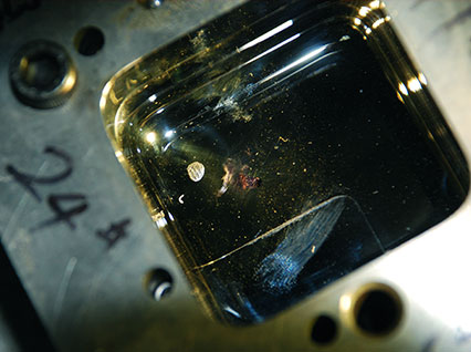 <a href='http://www.fx1688.cn/product/3.htm' class='text_a'>模具激光焊機</a>修復鏡面模具效果